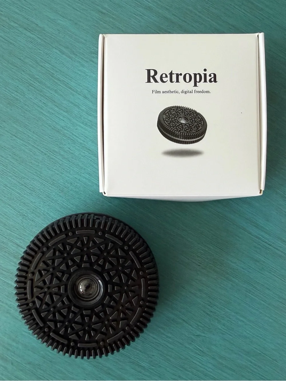Retropia Camera Lens - Canon RF mount - 32mm 1:10 Focus Free - NWOT